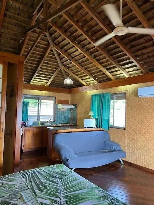 Tehuarupe Surf Studio 2 Haapiti 0*,