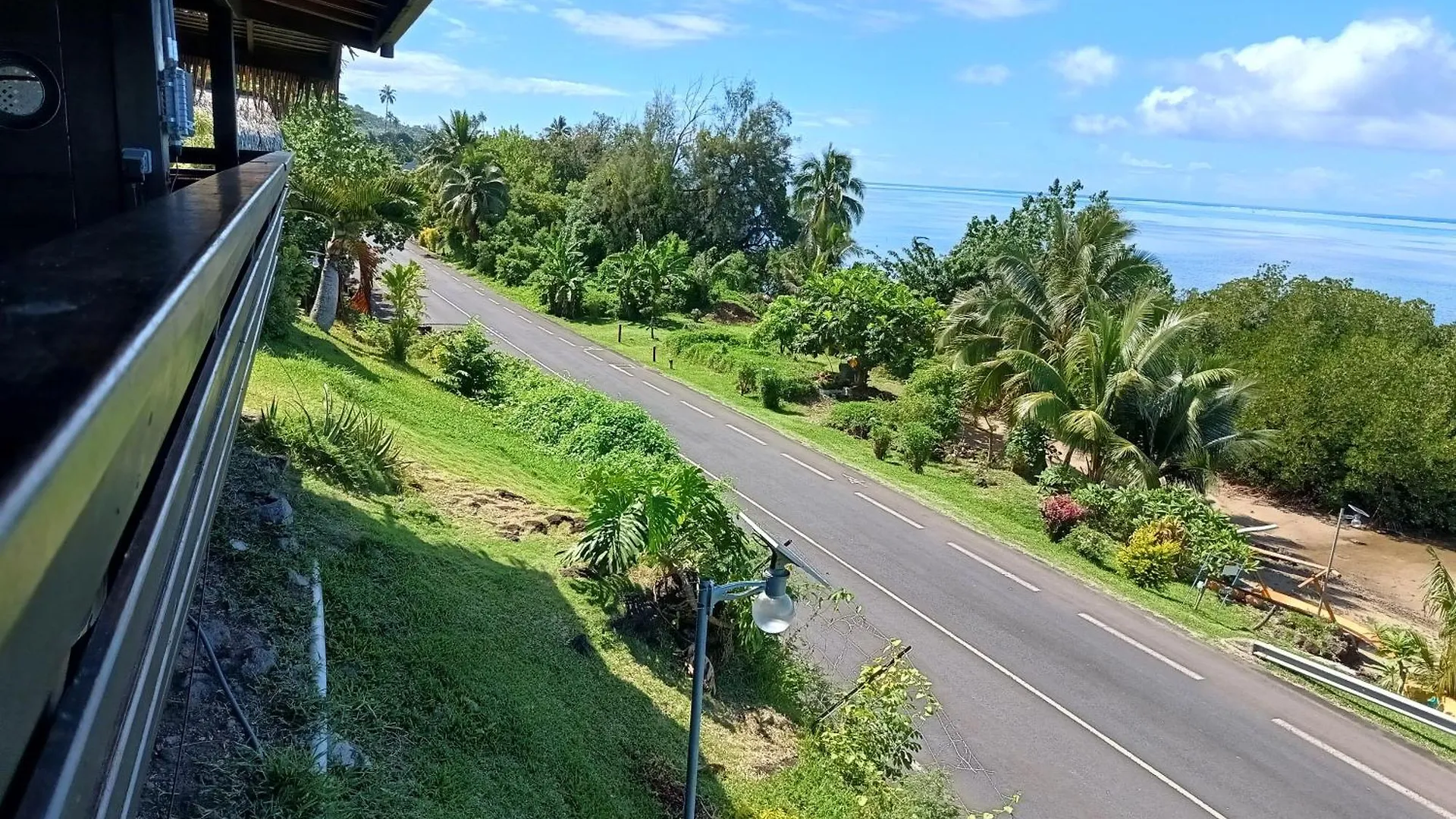 Hotel Tehuarupe Surf Studio 2 à Haapiti 0*,  Polynésie française